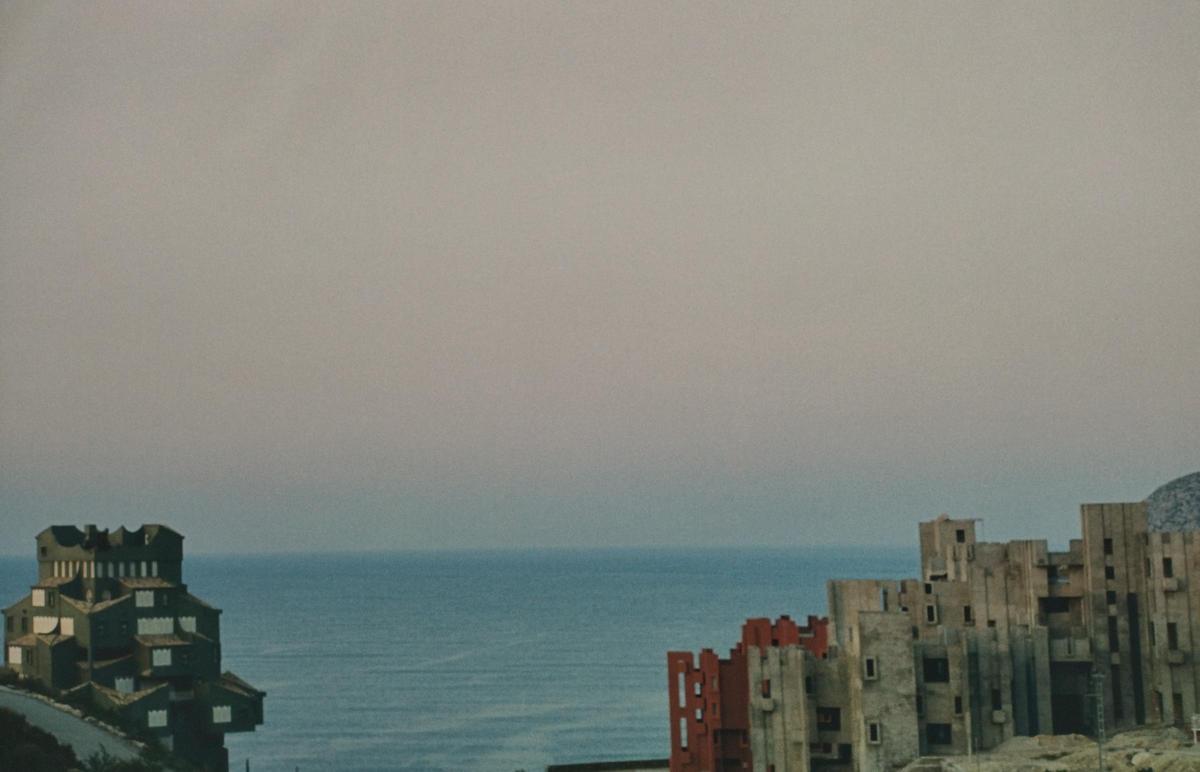 La Muralla Roja de Calp, antes de ser roja: la construcción de la utopía