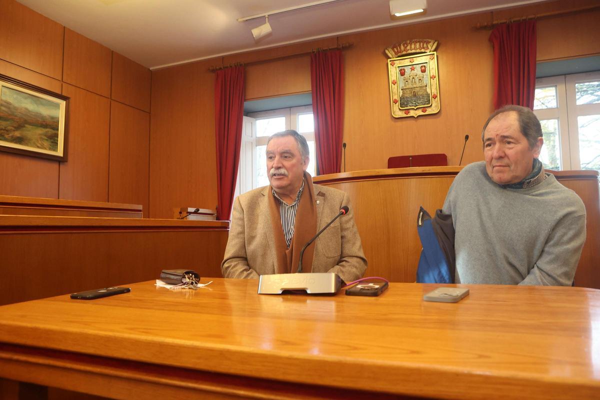 El alcalde de Oleiros celebra su absolución en el caso de la Casa Carniero