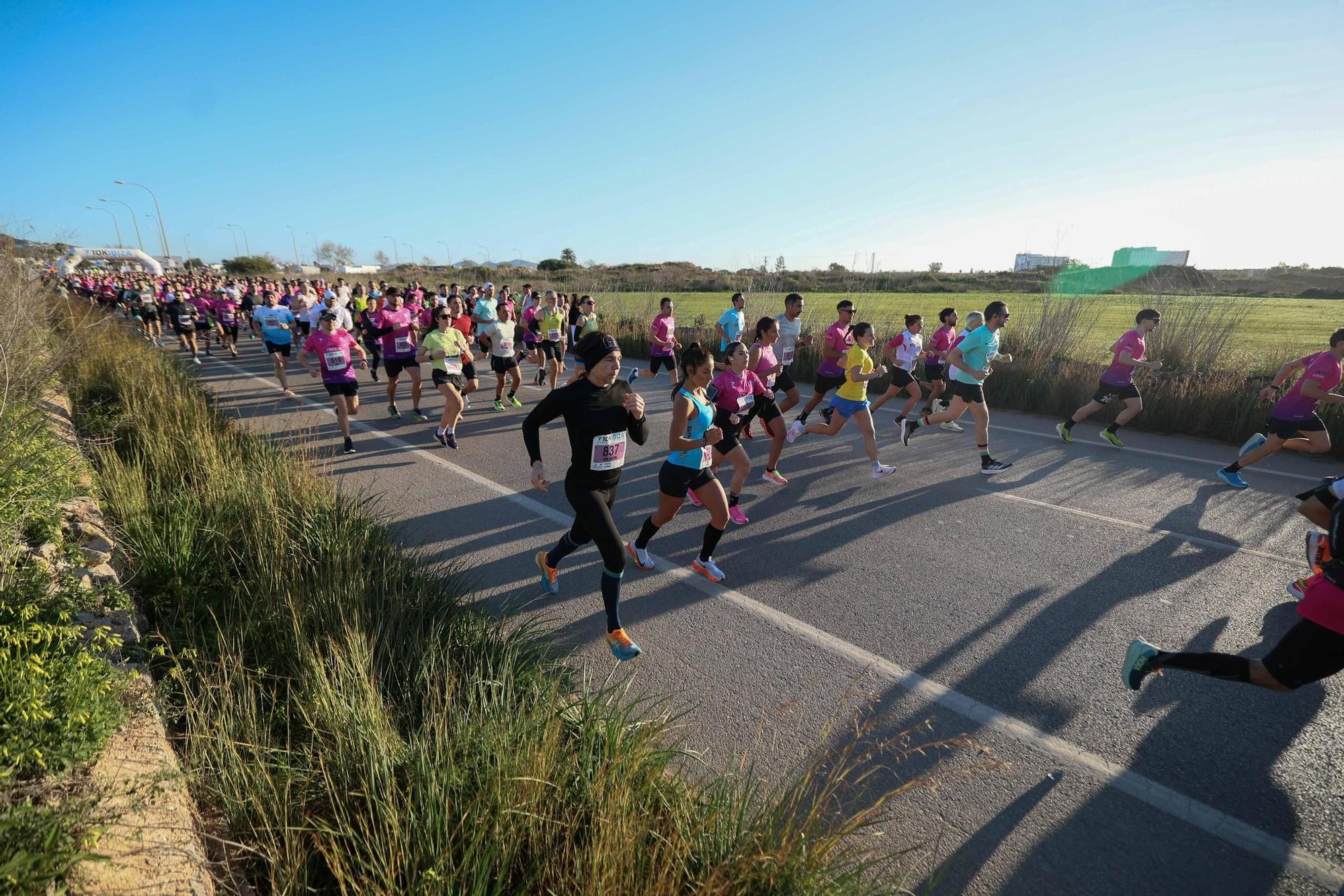 ¡Búscate en nuestra galería de fotos de la carrera 10K de Platja d'en Bossa!