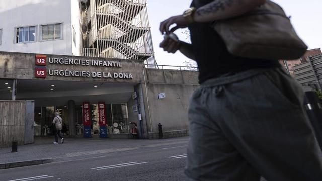 Entrada de les urgències infantils de l’Hospital Vall d’Hebron. | MANU MITRU