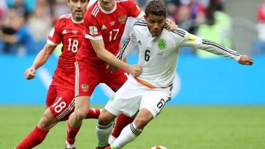 Jonathan dos Santos fue titular con México en el partido ante Rusia.