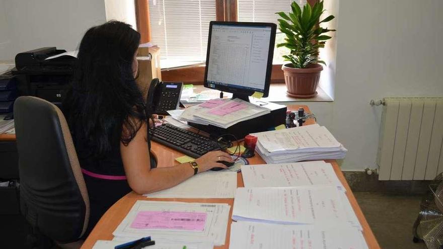 La Oficina de Información al Consumidor está ubicada en los bajos del Ayuntamiento de la Plaza Mayor.