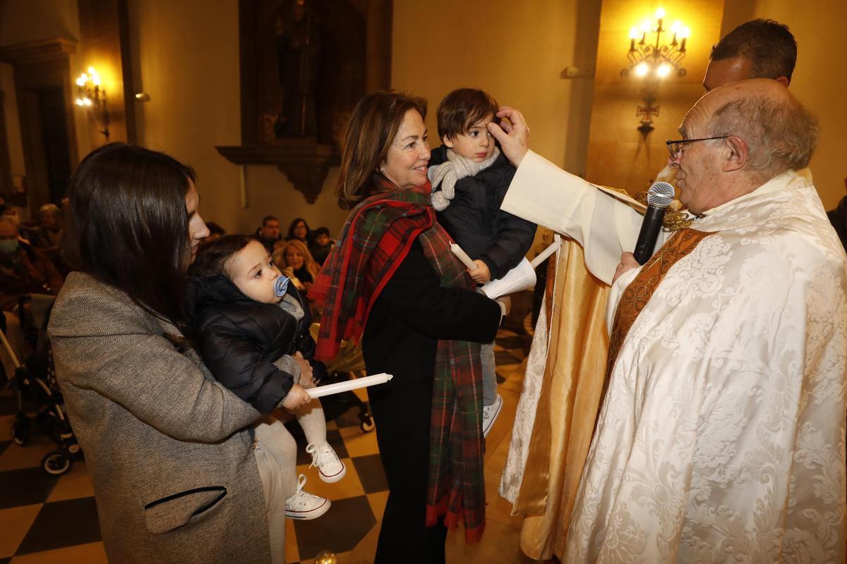 Las Pelayas celebran la Candelaria con la presentación de 16 niños