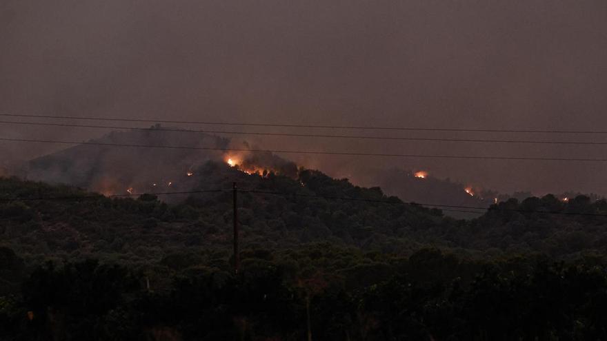 El incendio de la Vall d'Uixó está haciendo explotar restos de artillería de la Guerra Civil
