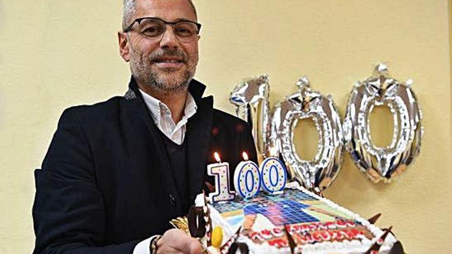 Juan Copa sopla las velas con el número 100, los partidos que lleva como entrenador del Liceo en esta etapa que arrancó hace tres años.