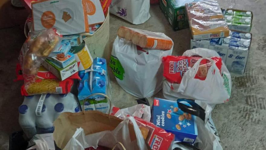 Recogida de alimentos en la iglesia de San Vicente, el año pasado.