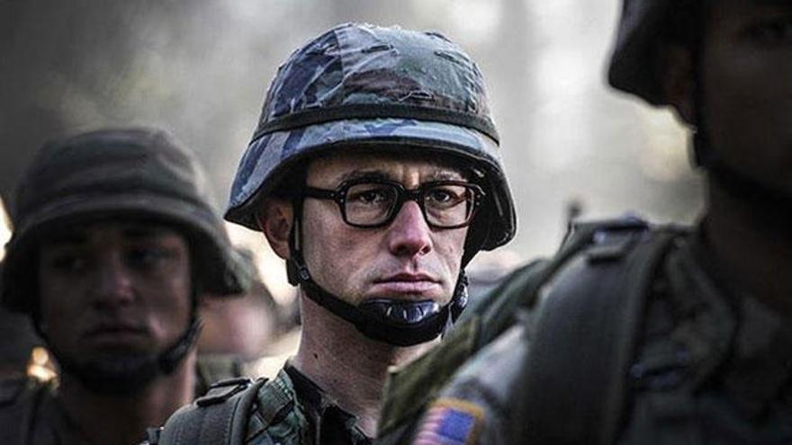 Josep Gordon-Levitt como Edward Snowden.