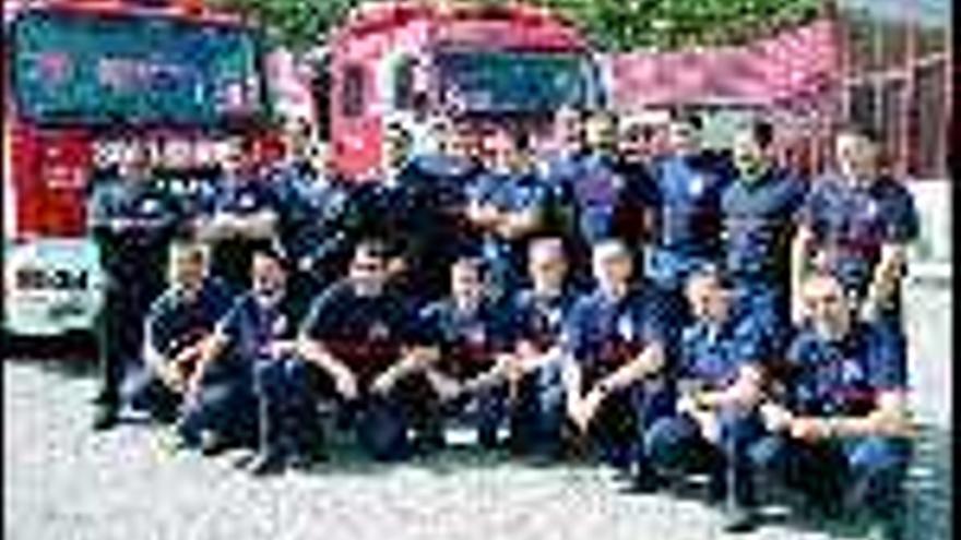 La plantilla de los bomberos la componen actualmente 29 miembros. / J.L.OUBIÑA