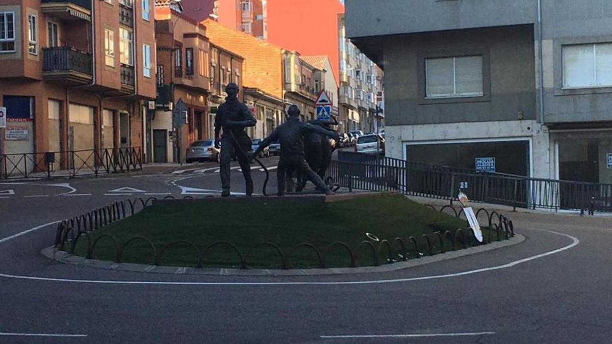 Rotonda de la estatua del Toro, donde se produjo el robo. | J. A. G.