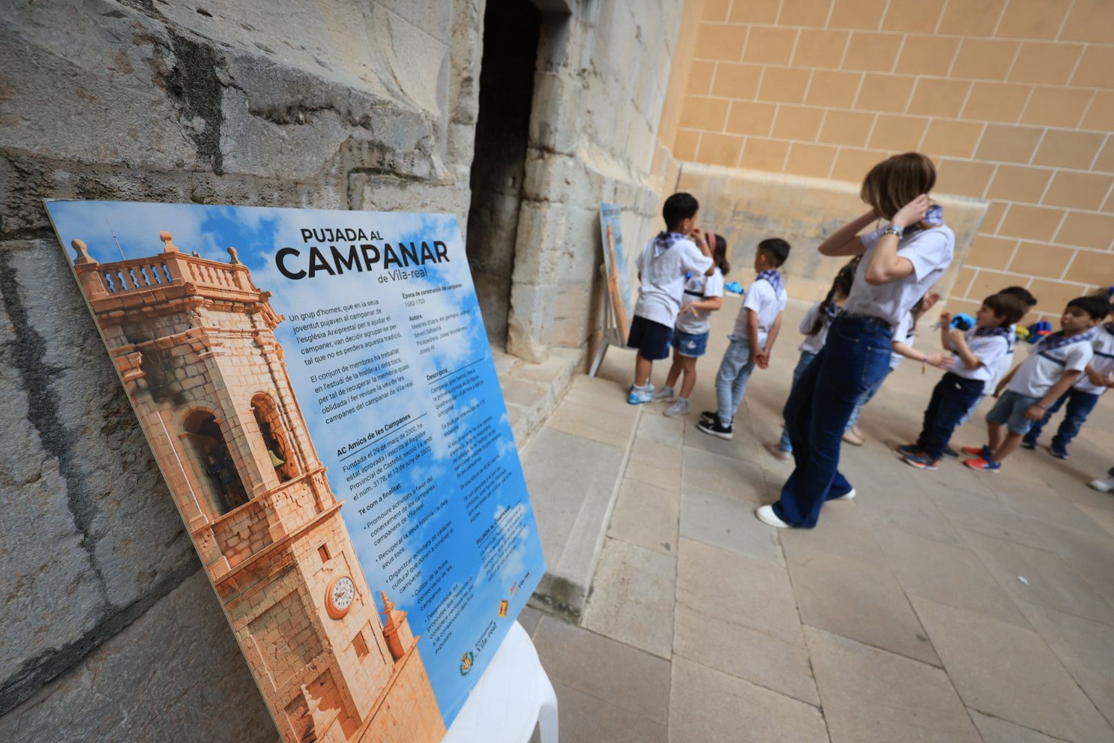 FOTOGALERIA I Les imatges de l'exitosa pujada al campanar de l'arxiprestal de Vila-real