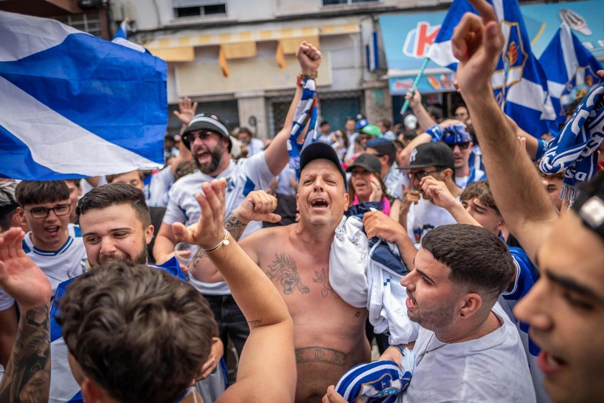 Así vive la afición del CD Tenerife la vuelta a Segunda División