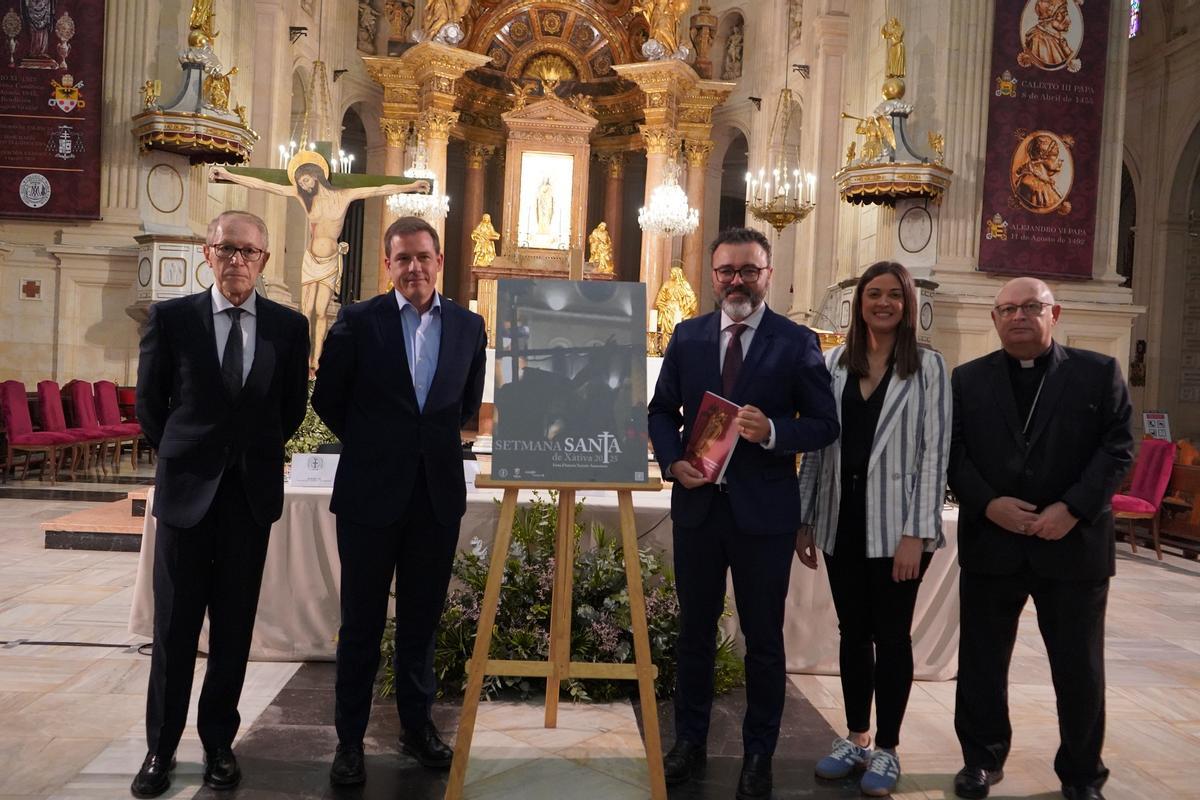 Presentación del cartel de la Semana Santa Setabense.