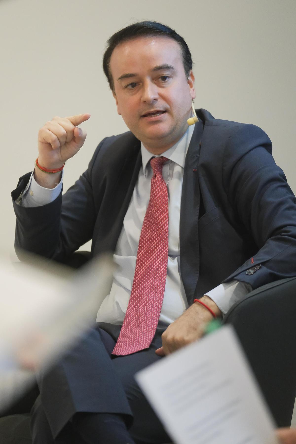 Iván Redondo presenta su libro 'El Manual' en el Club La Provincia