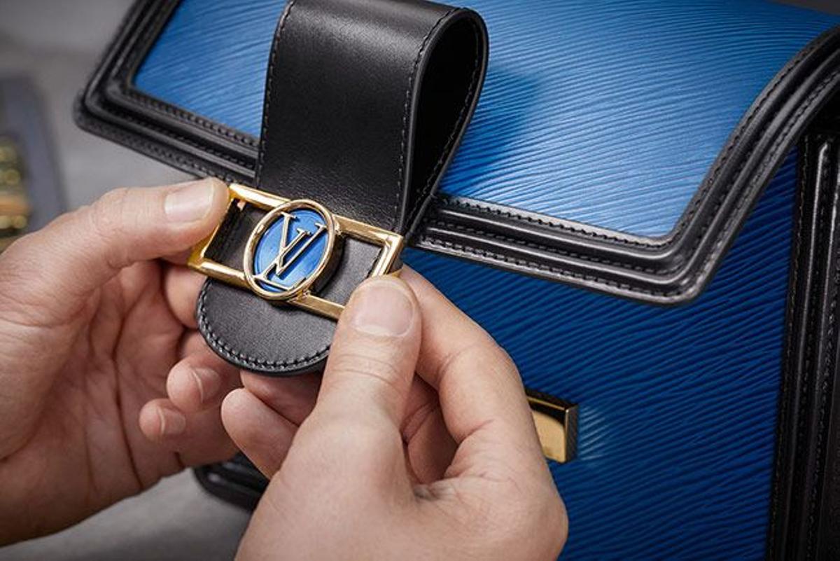 Detalles del bolso mini Dauphine de Louis Vuitton