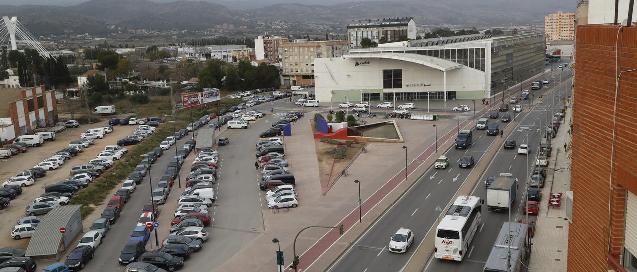 Imagen de la estación y sus alrededores donde se ubicará el nuevo aparcamiento.