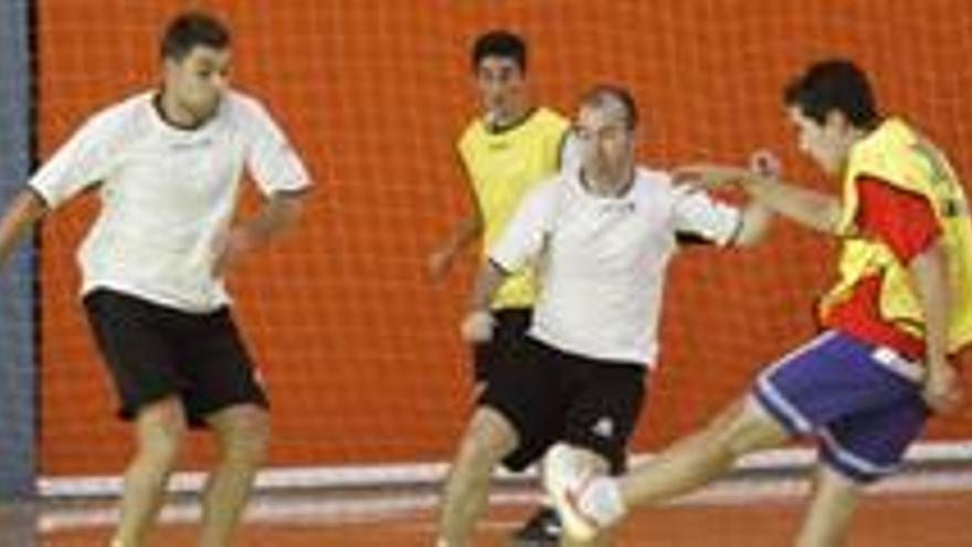 Roberto, junto con otros tres jugadores del filial, han estado entrenando esta semana con la primera plantilla del Arcebansa Zamora.