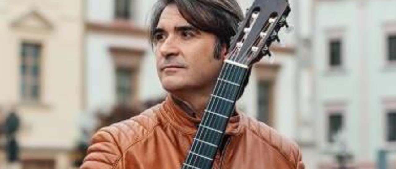 Rafael Serrallet: &quot;La guitarra es universal porque no renuncia a sus raíces&quot;