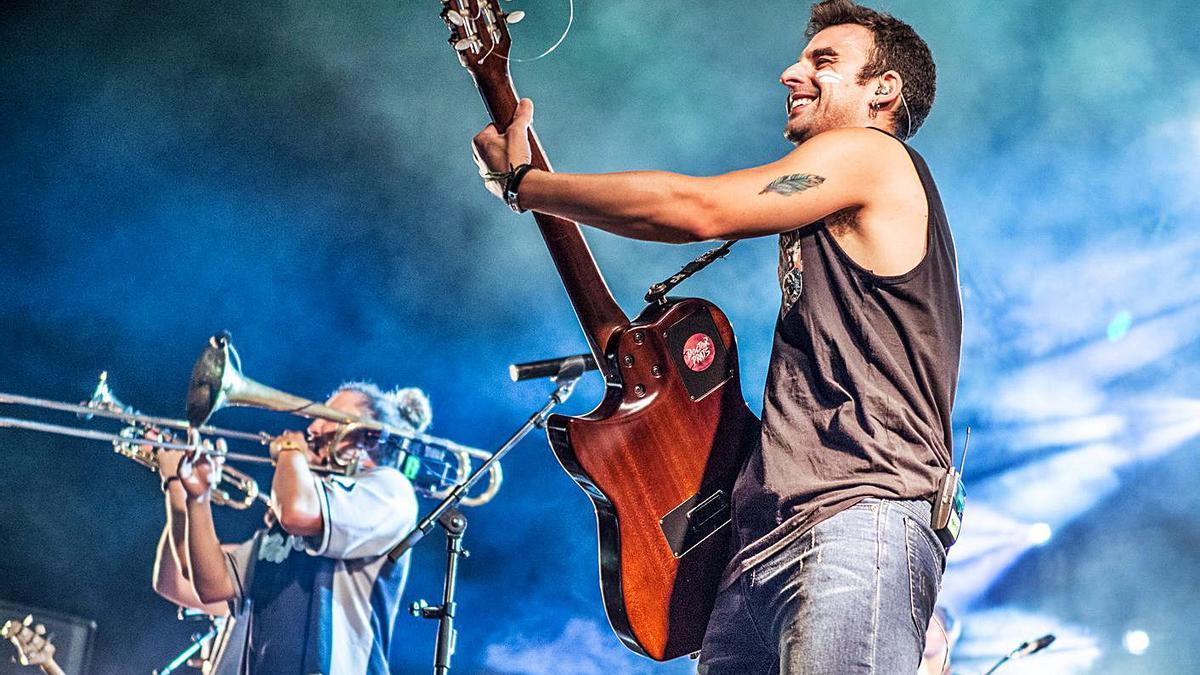 Doctor Prats durante uno de sus conciertos en La Garrinada (Barcelona). | BLANCA UROZ