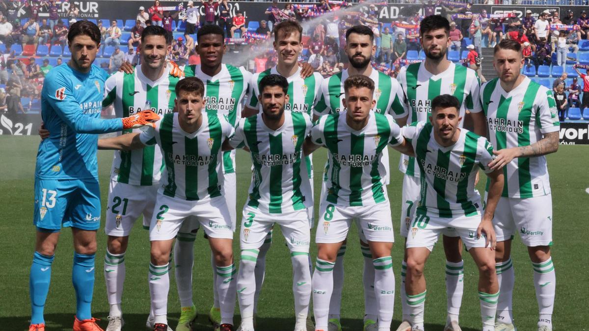 Once inicial del Córdoba CF en su visita al Eldense.