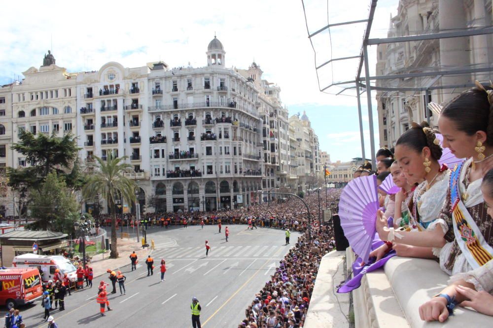 Mascletà muy especial, teñida de morado