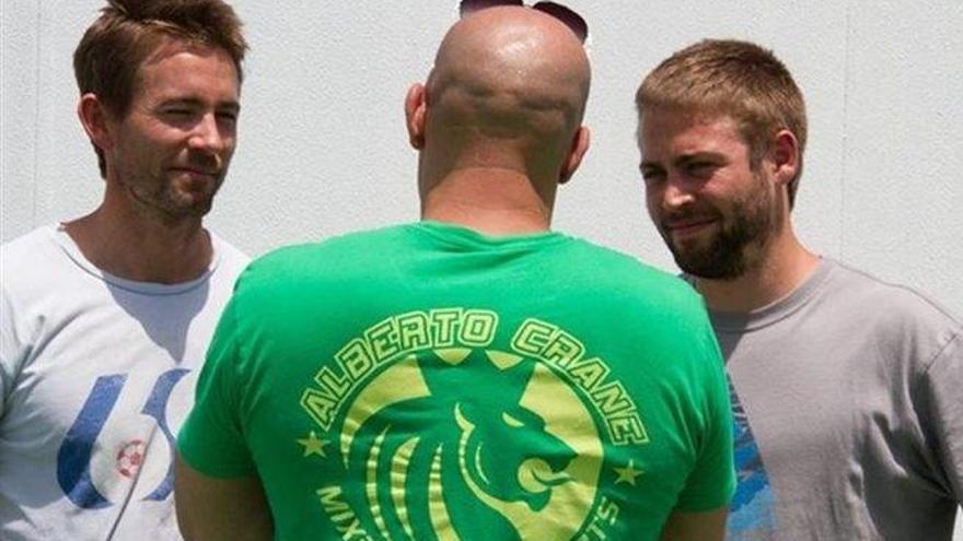 Vin Diesel, con los hermanos de Paul Walker.
