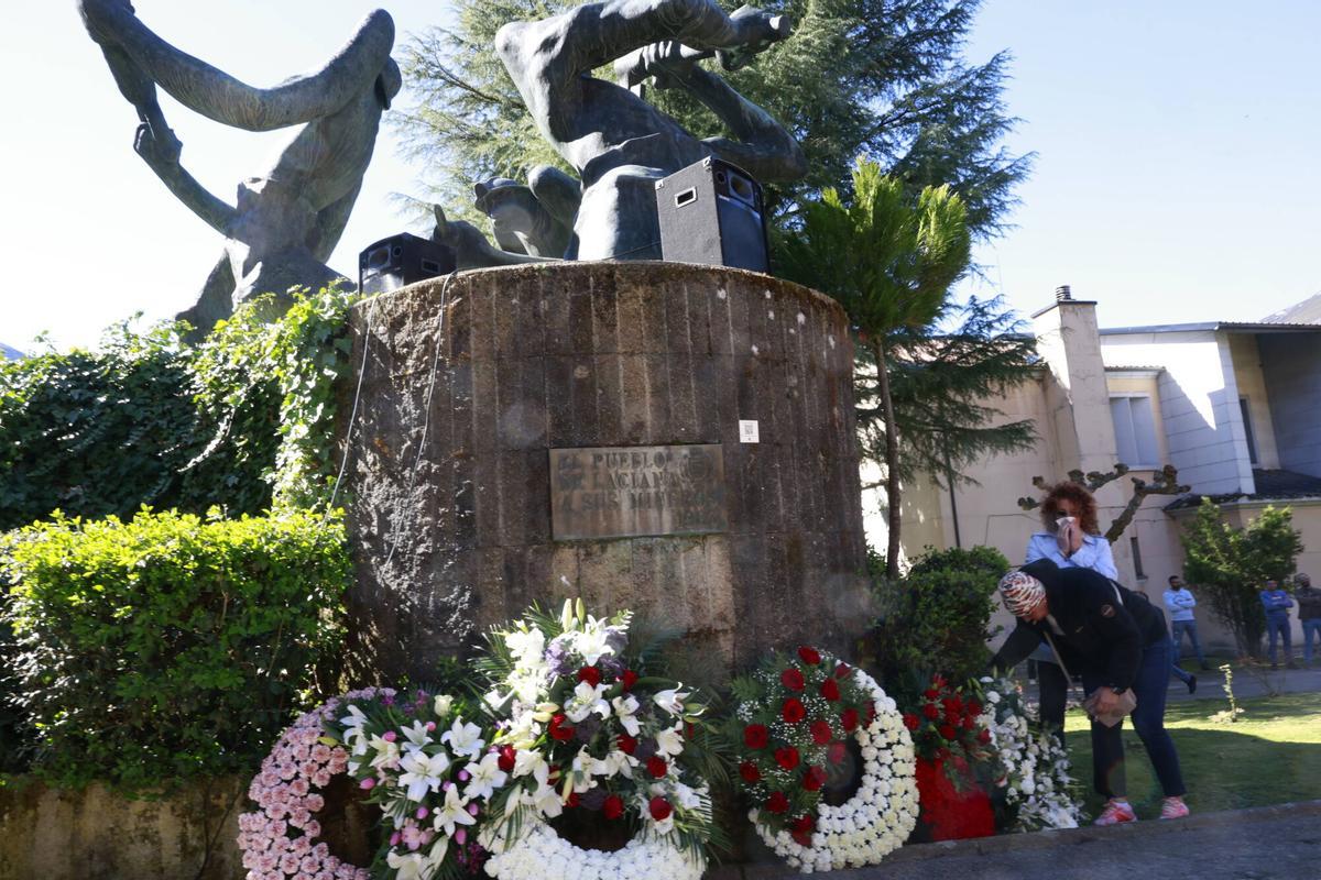 Homenaje a los fallecidos en la mina de Cerredo celebrado en Villablino (León).
