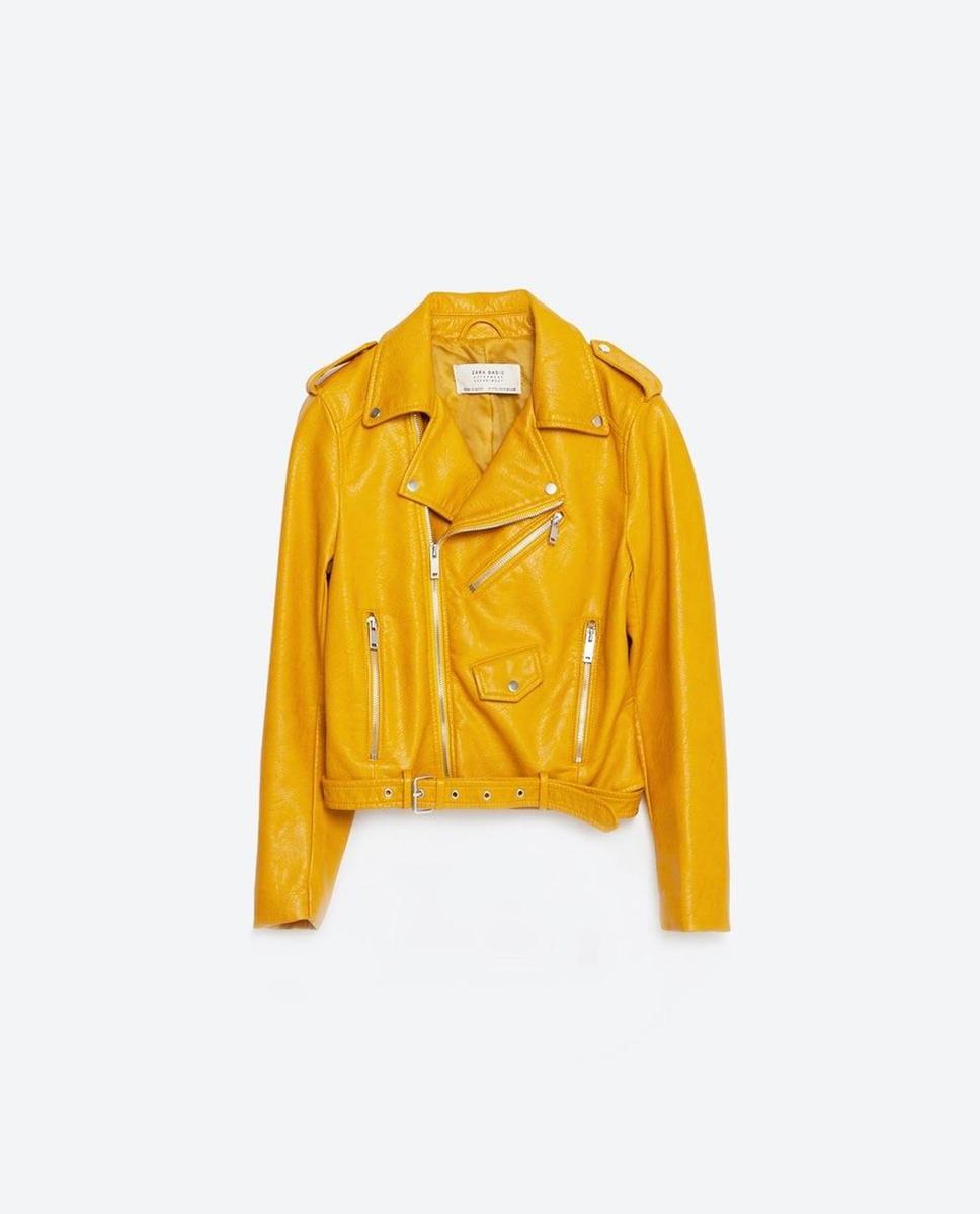 La chaqueta amarilla de Zara que no tiene nadie - Stilo