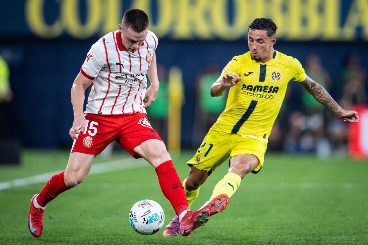 Viktor Tsygankov y Yéremi Pino, en el duelo de la primera vuelta jugado en La Cerámica el pasado mes de agosto.