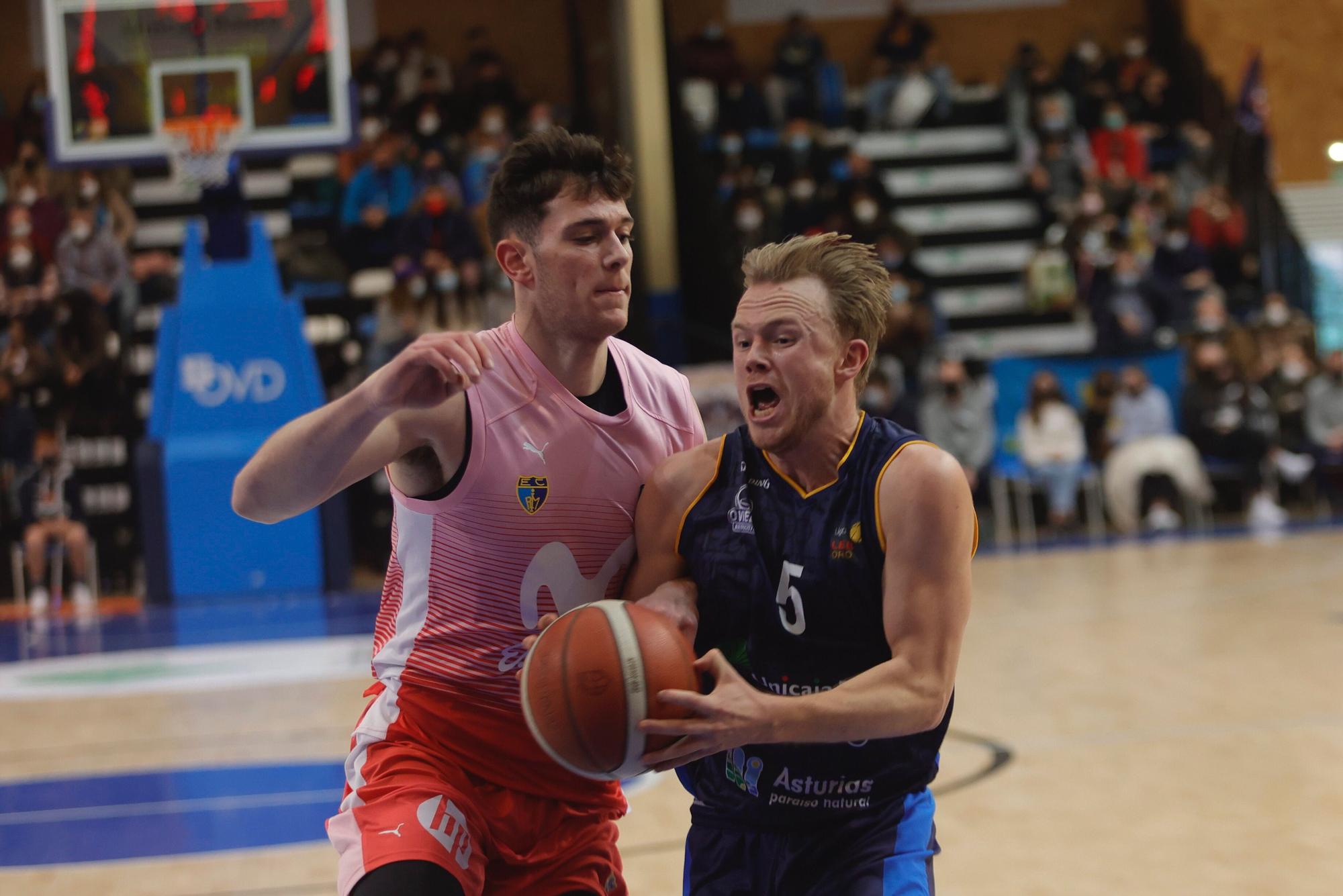 En imágenes: así fue el partido entre el Oviedo Baloncesto y el Estudiantes