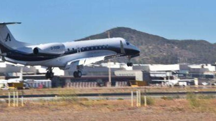 Un &#039;jet&#039; privado despega del aeropuerto en agosto de hace dos años.