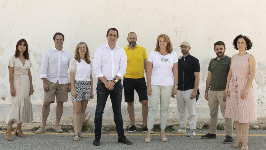 Juan María Boix en la foto de familia con los miembros de su candidatura