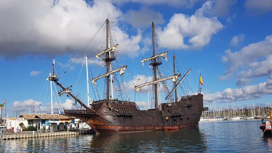 Una imagen del galeón Andalucía, amarrado estos días en Alcúdia.