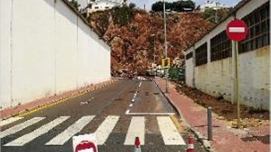 El carrer del Doctor Botet, amb les places d&#039;aparcament.