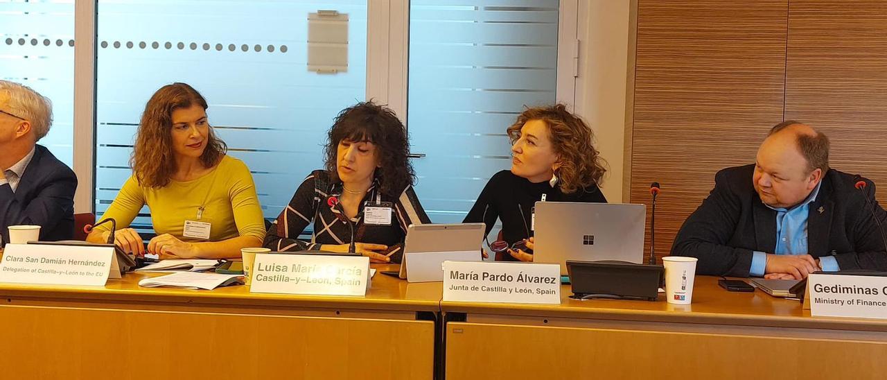 Clara San Damián, Luisa María García y María Pardo Álvarez, en el acto de la OCDE en París.