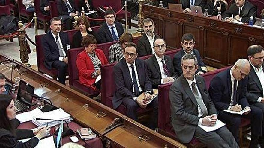 Els polítics i activistes independentistes van viure ahir el seu segon dia al banc dels acusats