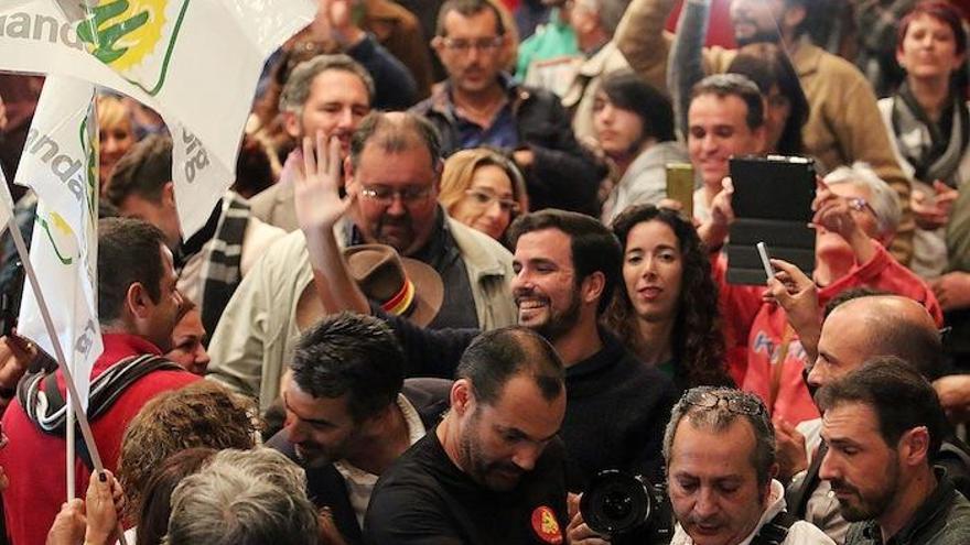 Alberto Garzón, a su llegada al Palacio de Ferias.