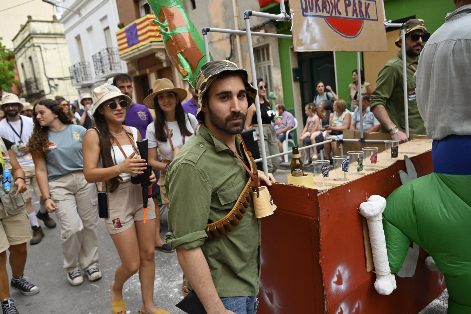 Imaginación y humor al poder en el desfile de las collas del Grau