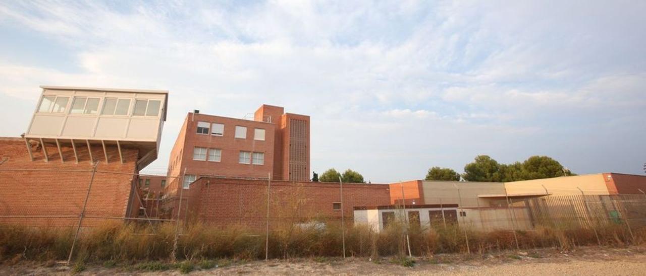 Fachada de la prisión alicantina de Fontcalent.