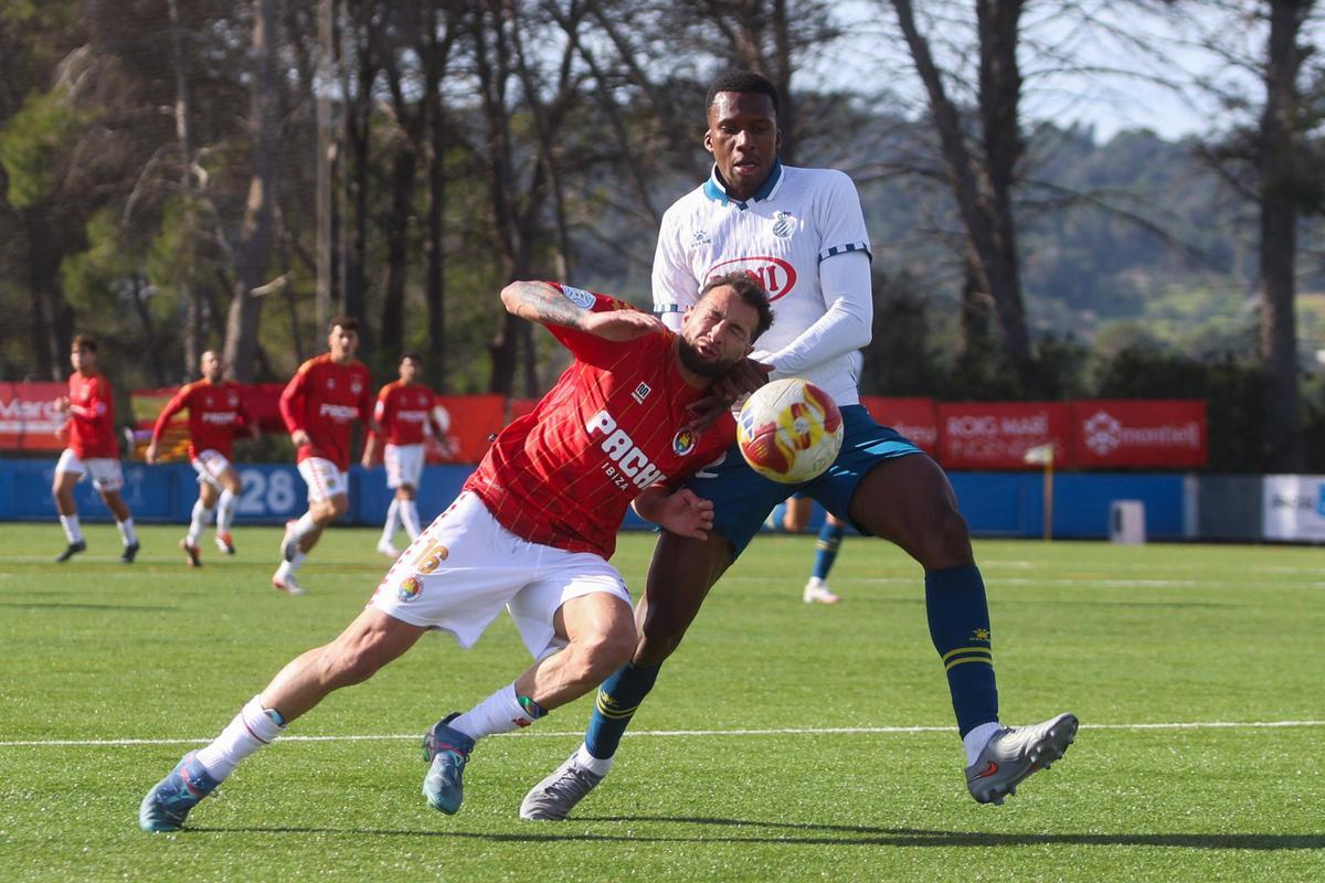 Todas las imágenes de la caída de la SD Ibiza ante Espanyol B