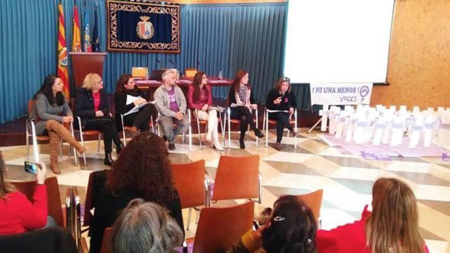 Jornada sobre violencia de género celebrada en Santa Pola.