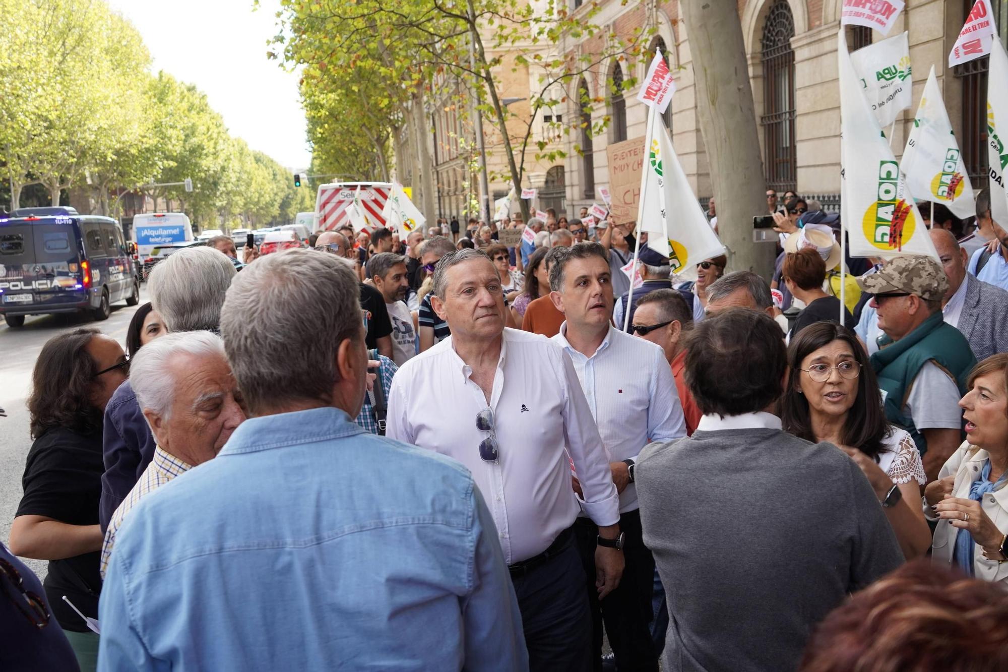 Manifestación por el AVE de Sanabria en Madrid: protesta por el tren a las puertas de Renfe