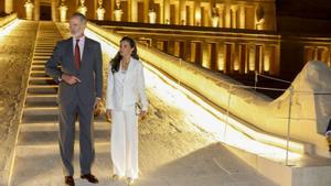 La vida s’obre pasa la Ciutat dels Morts