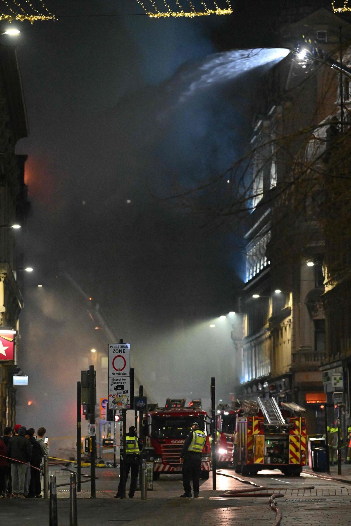 Un incendio en el centro de Glasgow calcina una cúpula victoriana