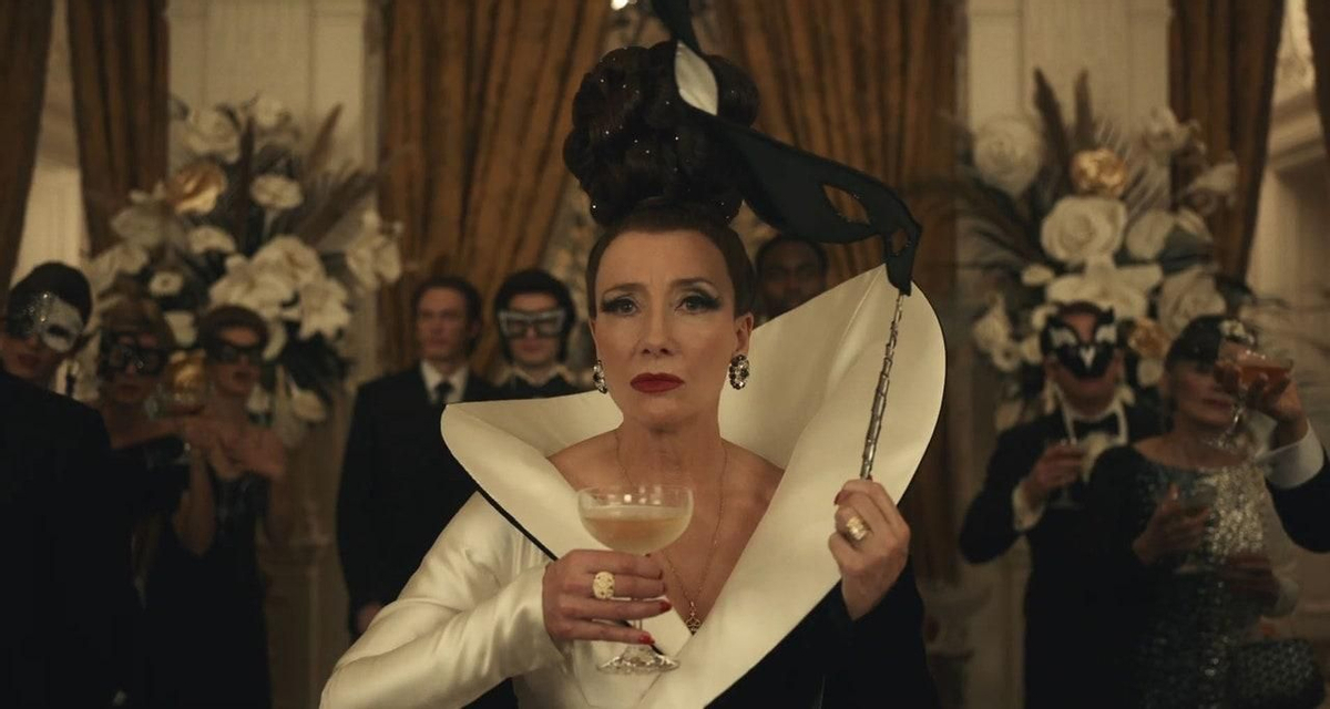 Emma Thompson en la película de acción real 'Cruella'