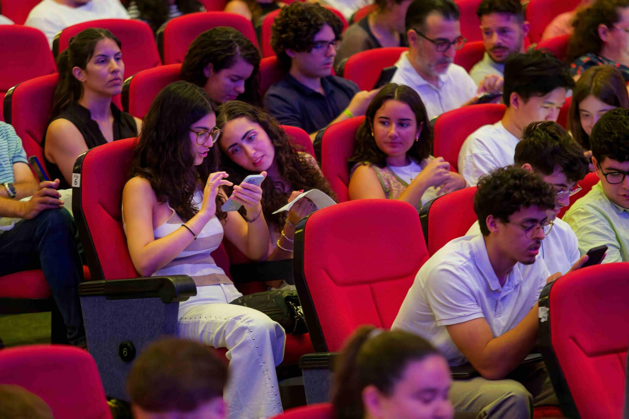 Castellón vibra con la final del Hackathon Cámara 2025