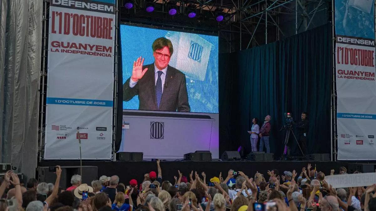 Carles Puigdemont manifestación quinto aniversario 1-O.