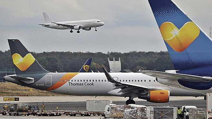 Aviones de Thomas Cook en el aeropuerto de Fráncfort.