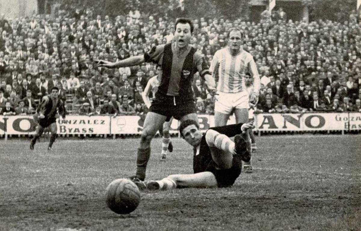 José María Vall, en un partido con el Levante UD