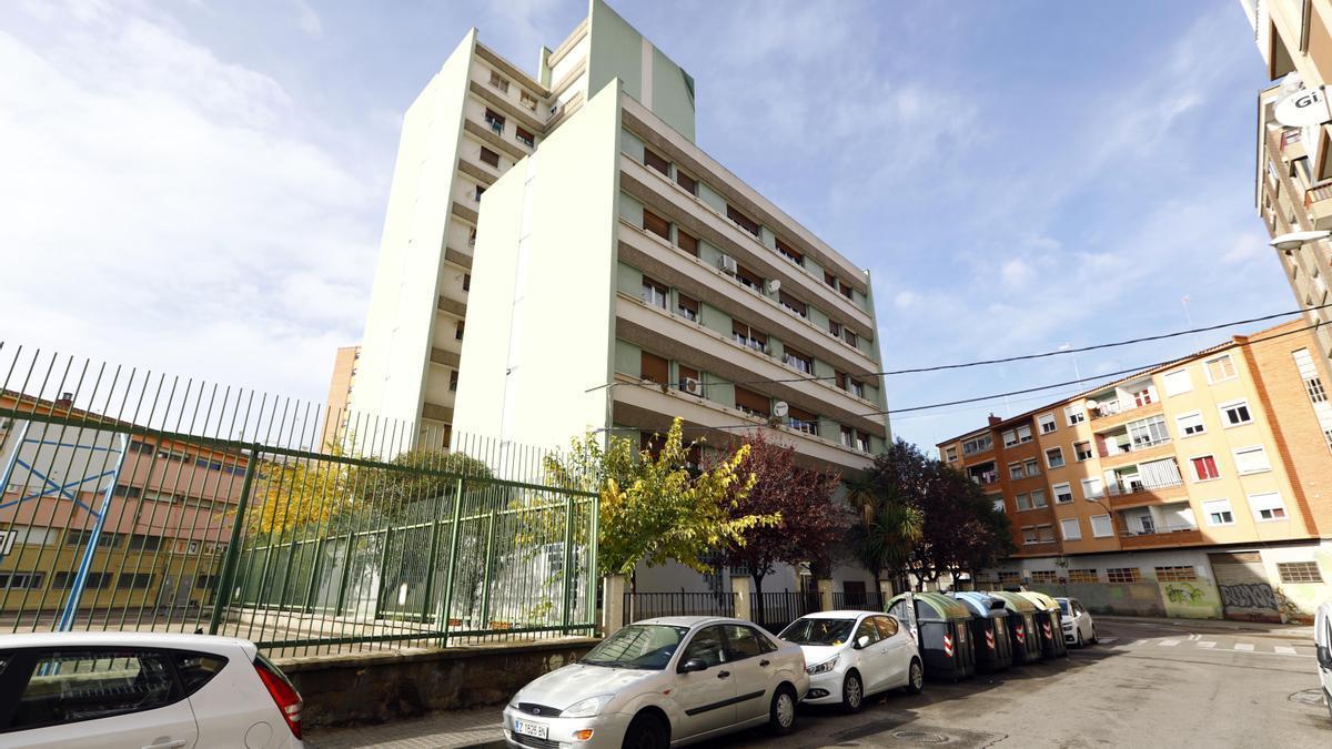 Los hechos tuvieron lugar en este edificio del barrio Delicias de Zaragoza.