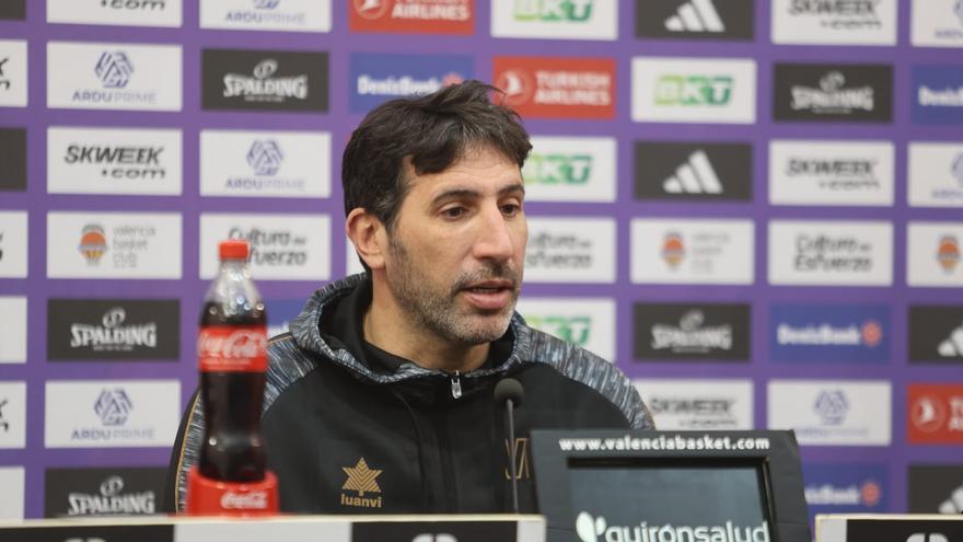 Mumbrú: &quot;Cuidamos a los jugadores durante toda la temporada para que luego vayan a la selección y jueguen 80 minutos&quot;